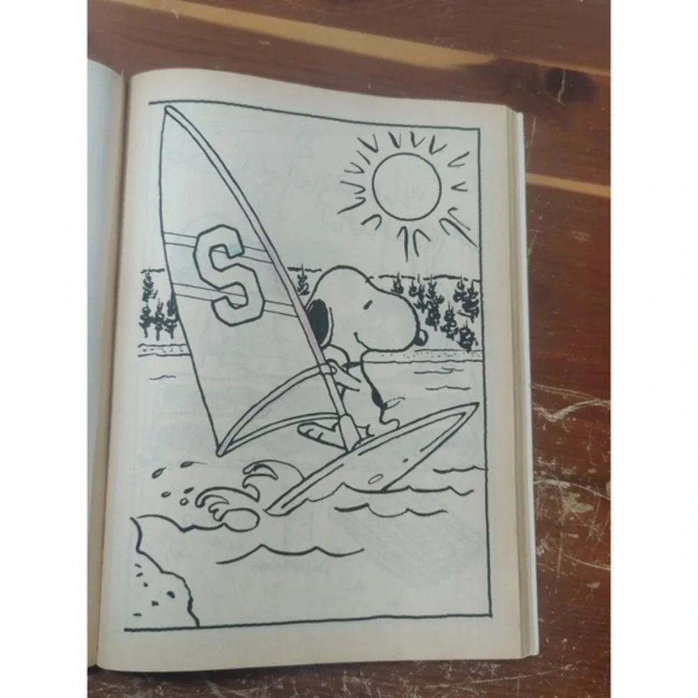 SNOOPY & FRIENDS COLORING BOOK GIANT‎ GOLDEN BOOK 3143 SCHULZ 1987 PEANUTS.
